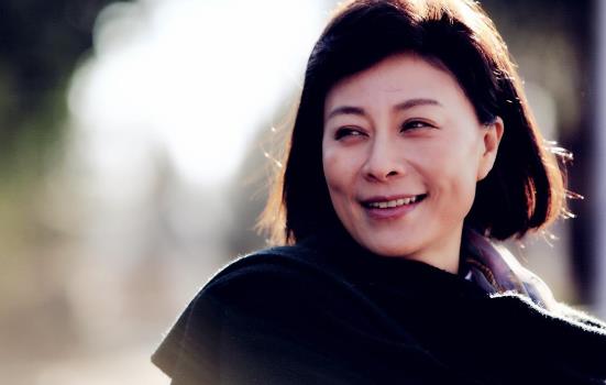 岳紅的前老公是張嘉譯嗎?張嘉譯結(jié)過幾次婚?