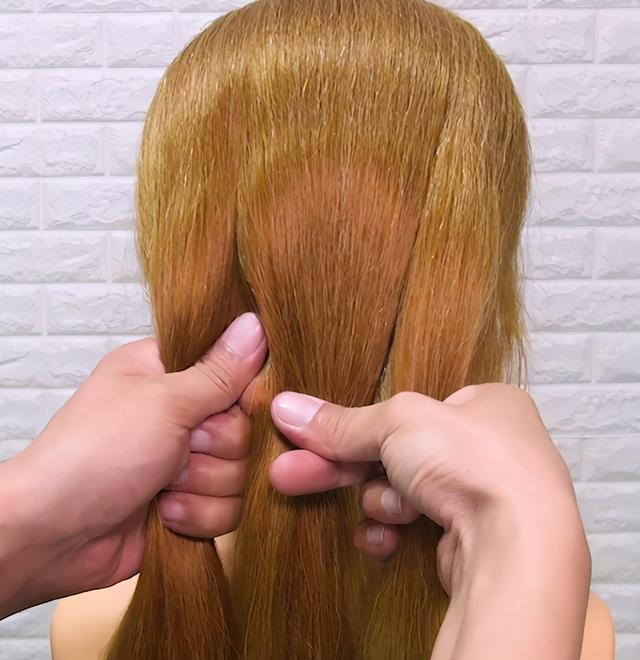 教大家一款大人小孩都適合的辮子，簡單日常的輕時尚編發(fā)造型