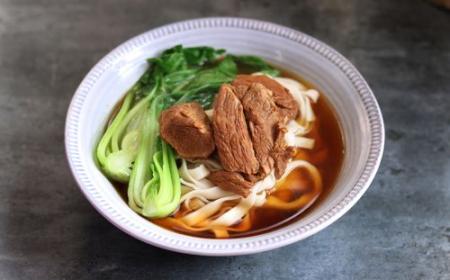 懷孕初期可以吃牛肉面嗎？孕初期能不能吃牛肉面？