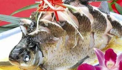 做夢(mèng)吃魚什么意思 夢(mèng)見(jiàn)吃魚肉是什么意思