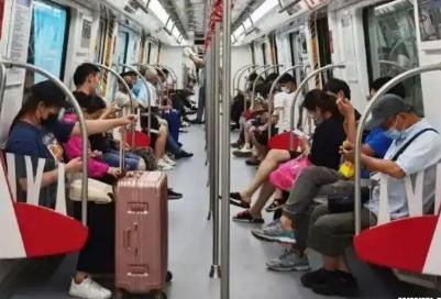 地鐵所有液體都要拿出來嗎？地鐵上所有液體都要檢查嗎