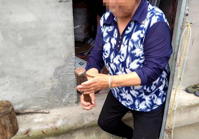 老人用了20年的鐵錘子 竟是手榴彈