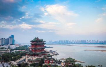 王勃最著名的十首詩：滕王閣序全文